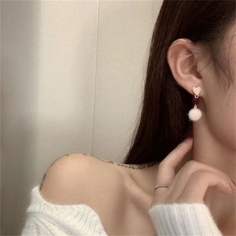 S925 Silver Needle Autumn and Winter Gentle Japan and South Korea pink love plush pendant earrings Simple sweet simple hairball studs 981 Specification drawing